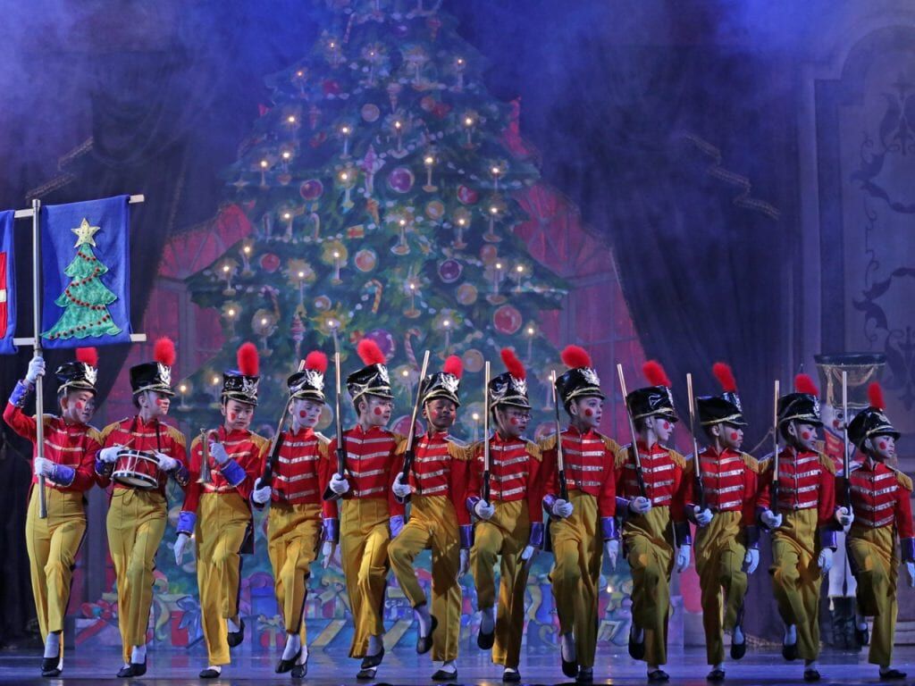 Nutcracker soldier line_Credit-Leighton_Chen