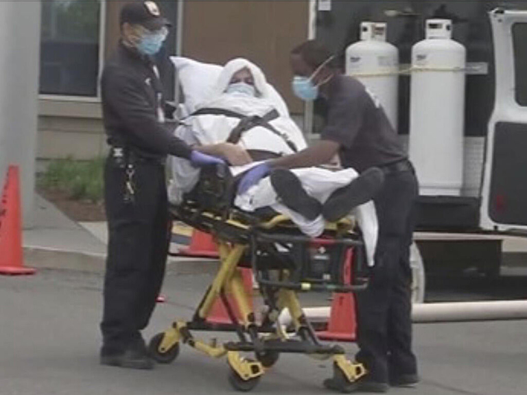 Ewing man returns home from hospital after extended battle vs. COVID-19 (video)