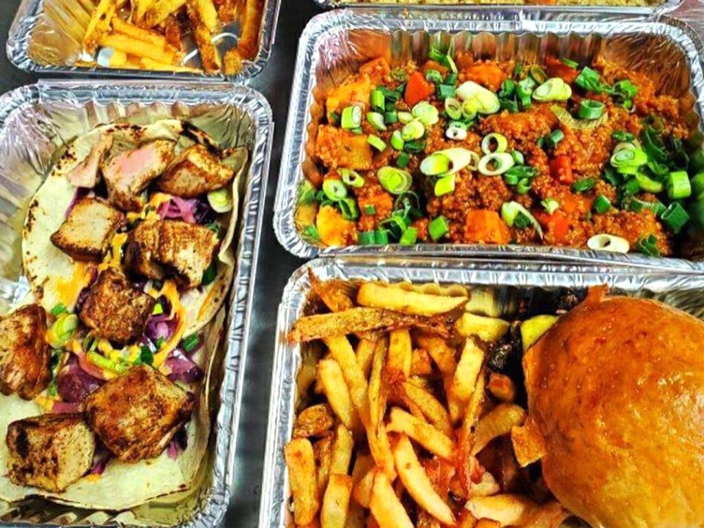 Acacia takeout trays