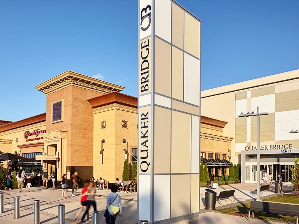 quaker bridge mall