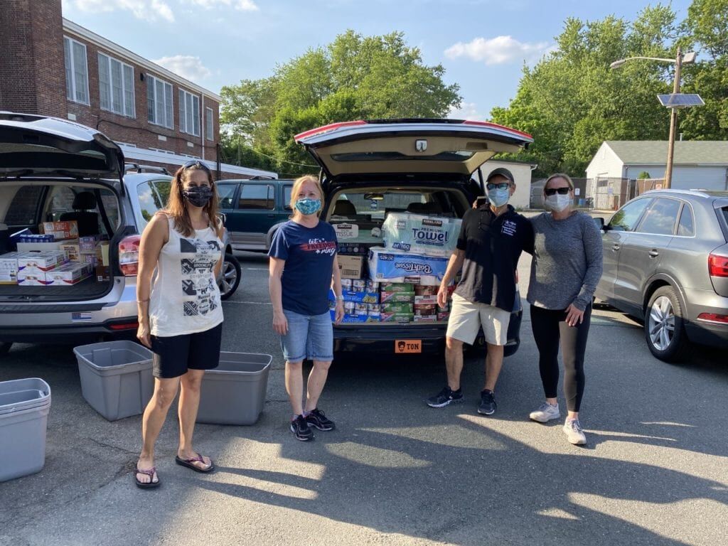 HV.mobilefoodpantry.packing