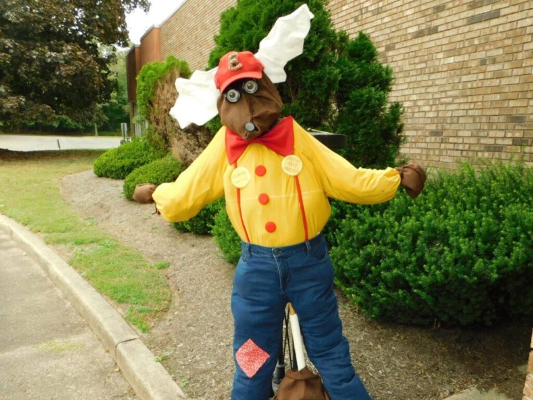 Registration open for 2nd annual Scarecrow Scavenger Hunt in Ewing