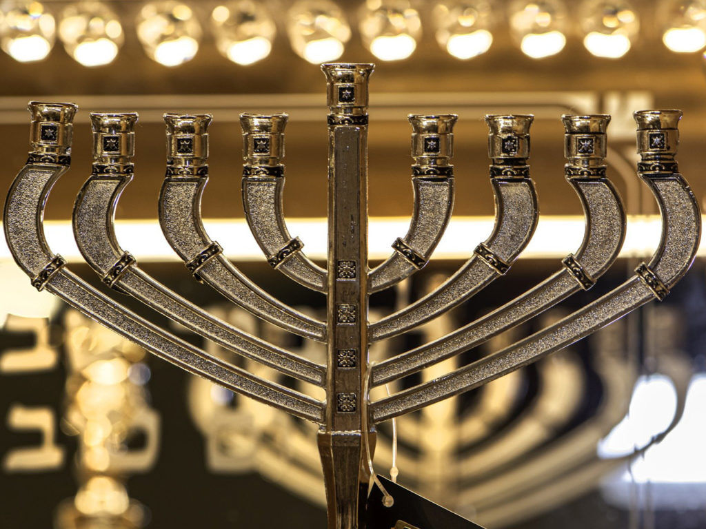 hanukkah menorah