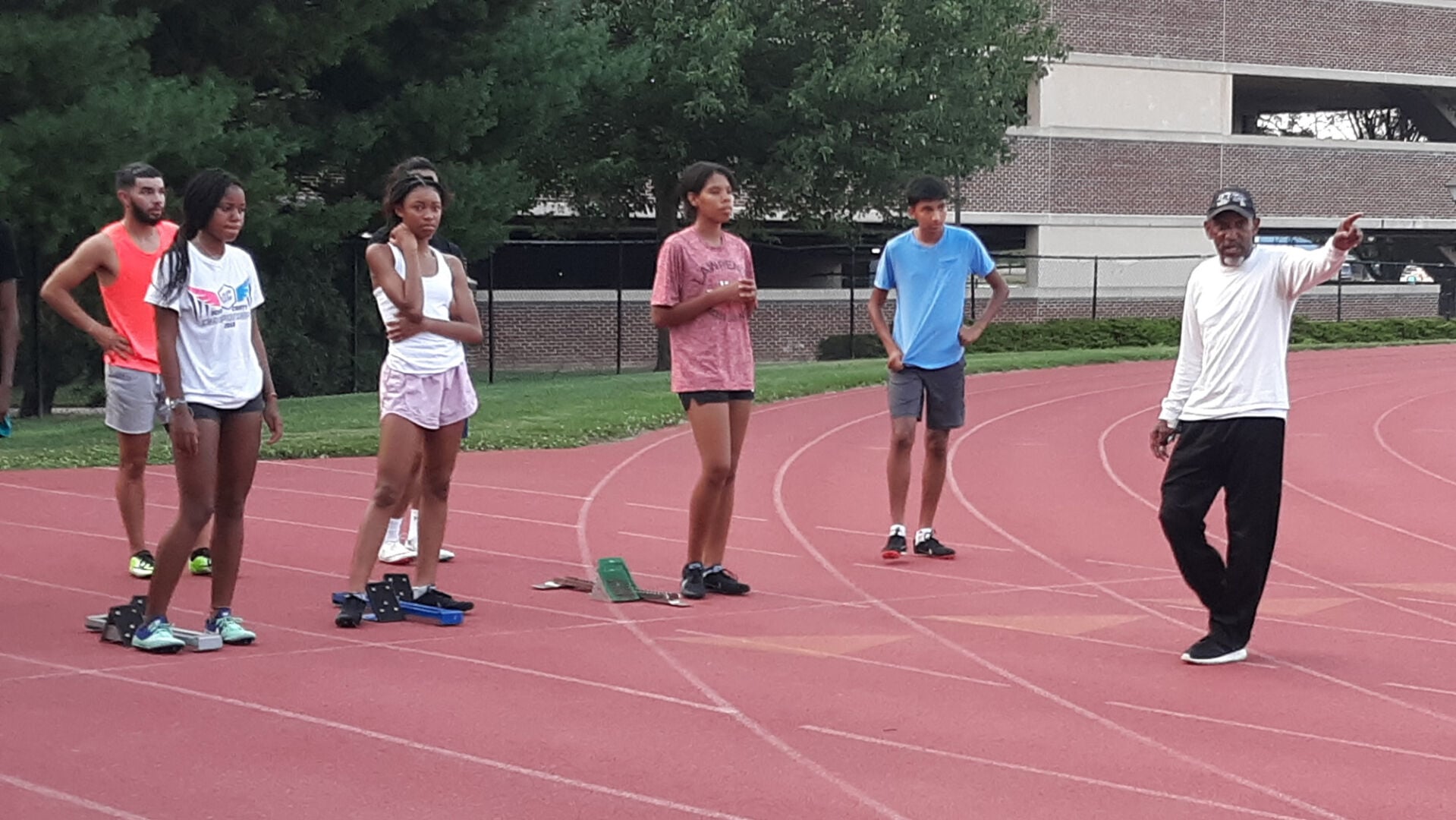 Jennings with sprinters.jpg