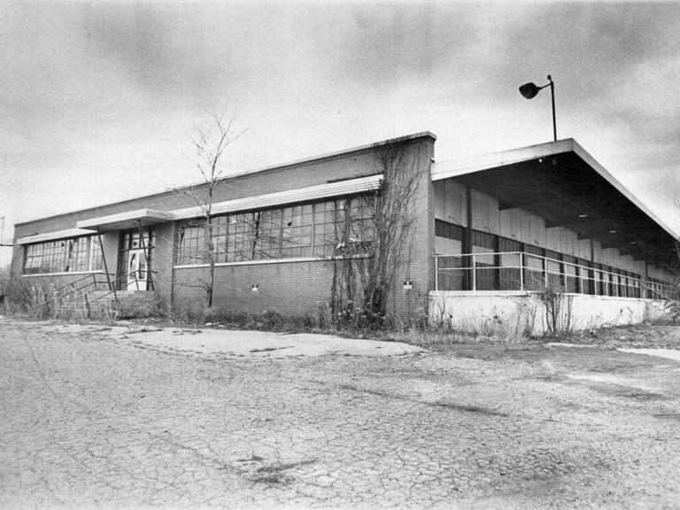 Historian talks about the history of the Lawrence Library