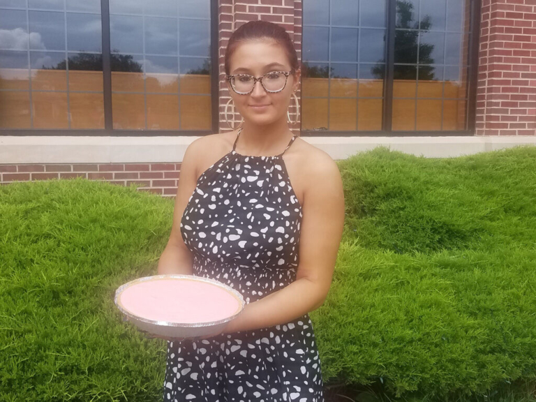 Teen Mia Nissim bakes goodness into The Kindness Project