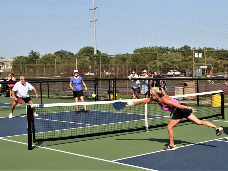 Pickleball: the sport that attracts players of all ages