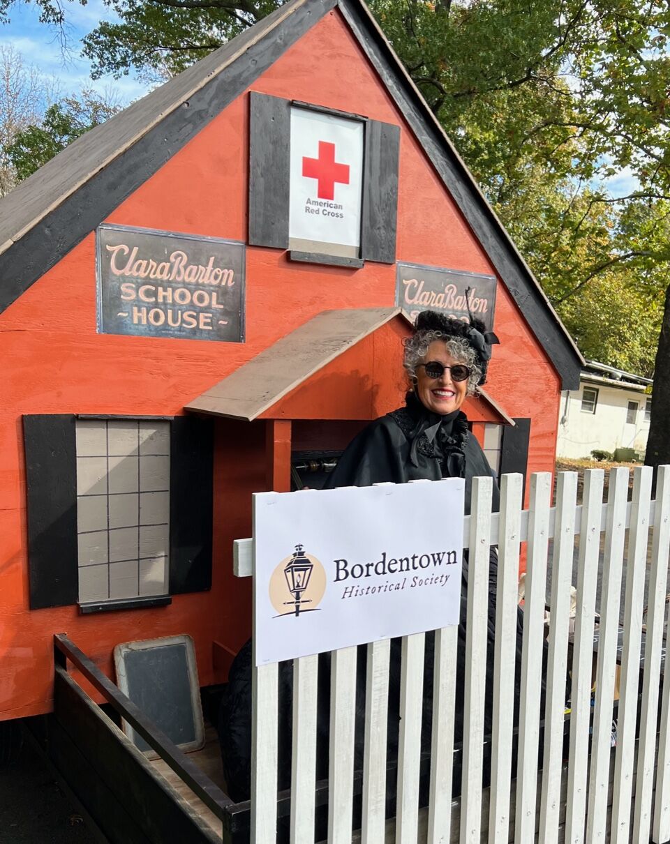 Bonnie Goldman as Clara Barton