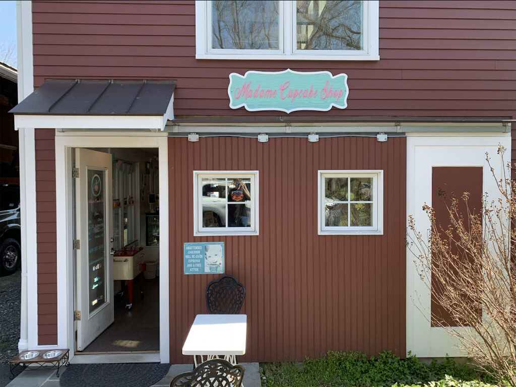 Madame Cupcake Exterior