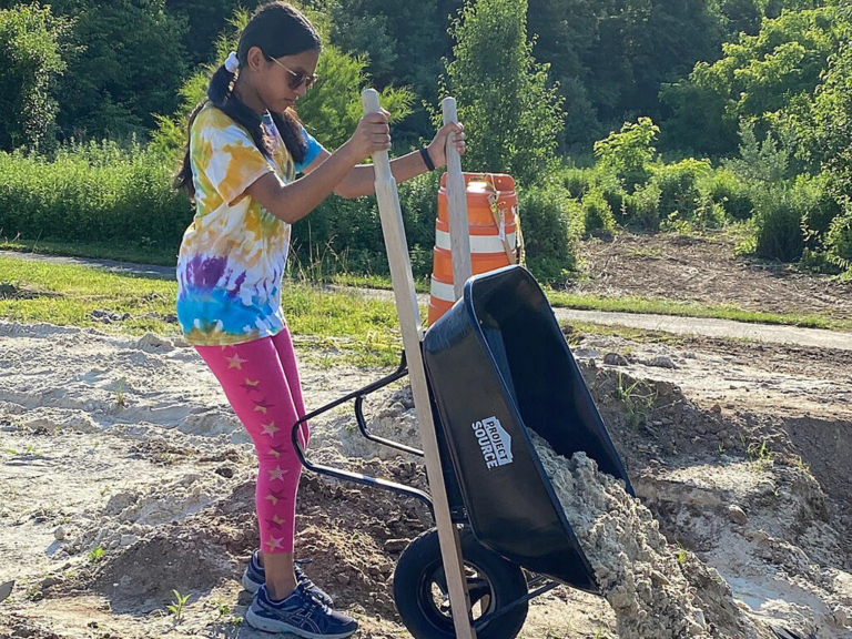 Girl Scout transforms volleyball court in Duck Pond Park