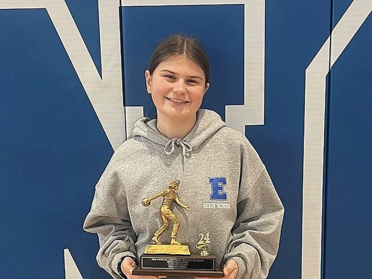 Amanda Curtiss a key to Ewing High School bowling success