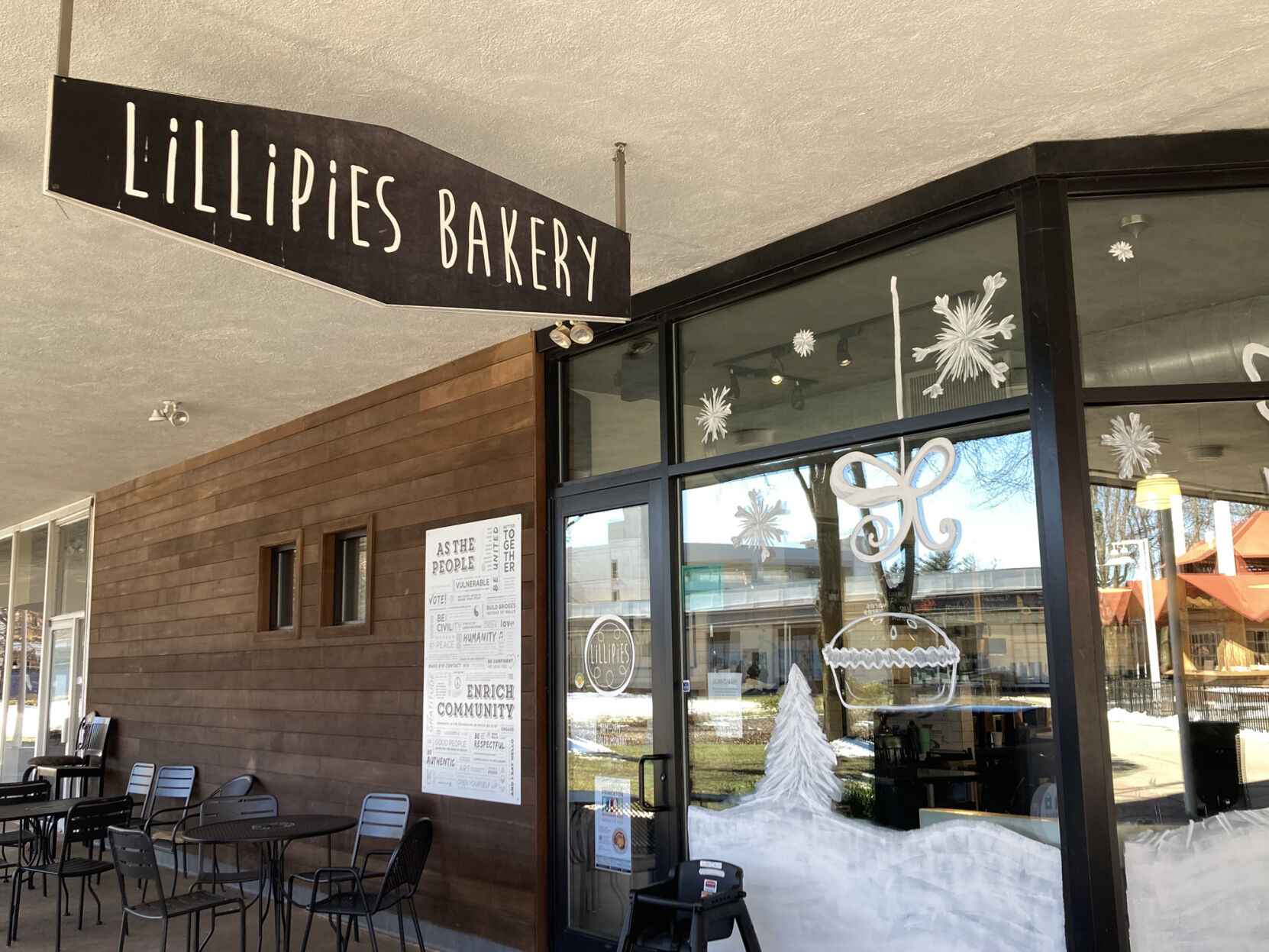 LiLLiPiES Bakery Exterior 2.jpg