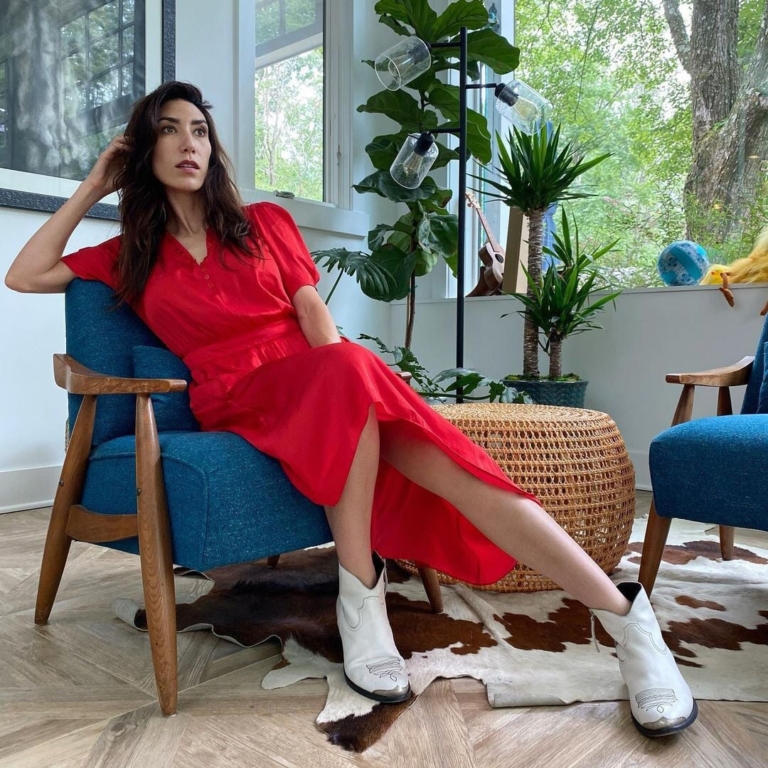 Natalie Rakes featured on Grammy winner’s new work