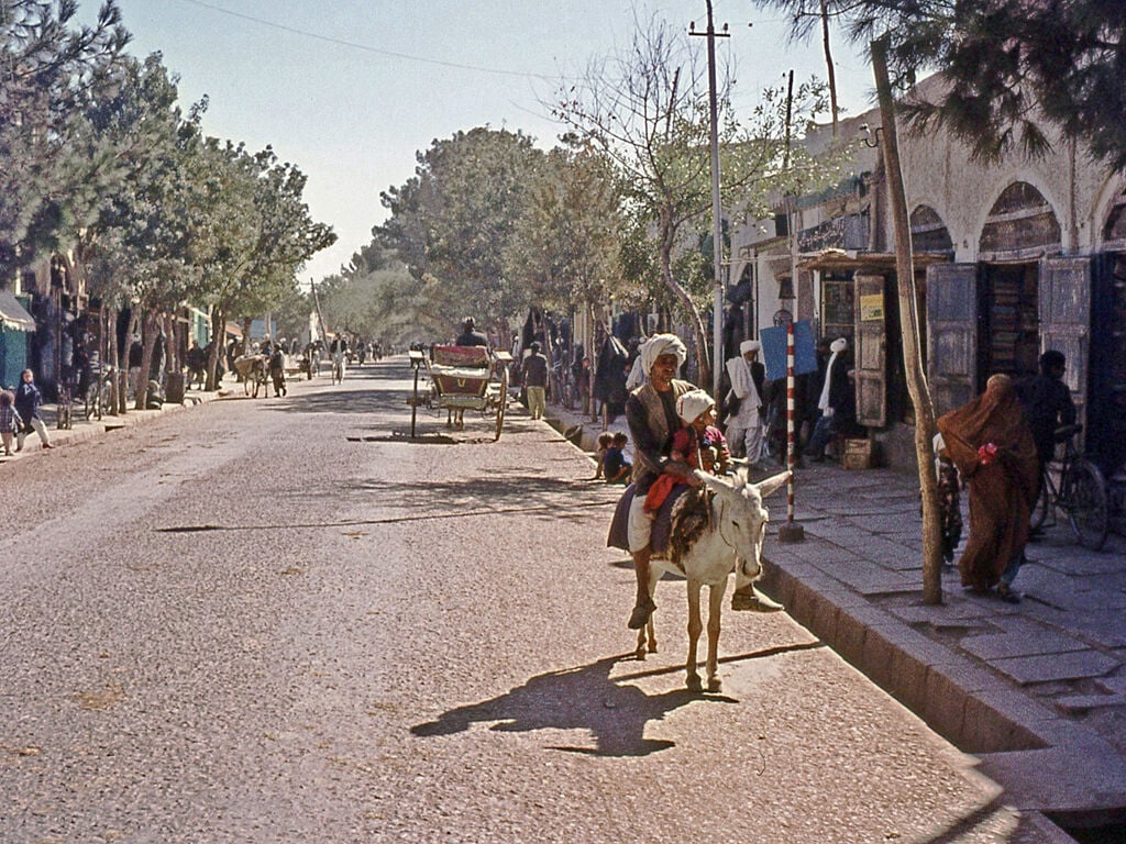 096-India Journey 1974 016 Herat Afghanistan.jpg