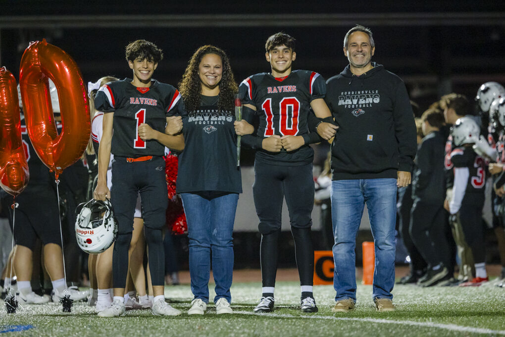 Robbinsville vs Hamilton West Football -7.jpg