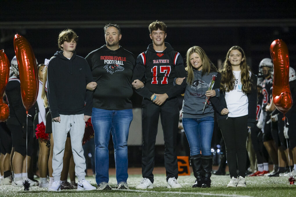 Robbinsville vs Hamilton West Football -9.jpg