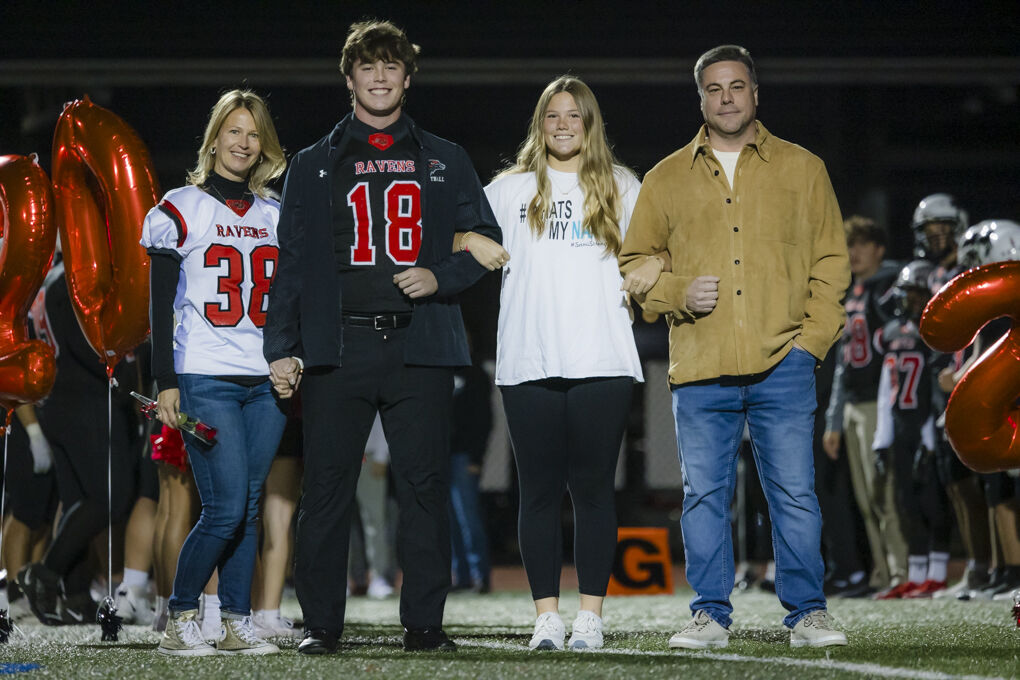 Robbinsville vs Hamilton West Football -10.jpg