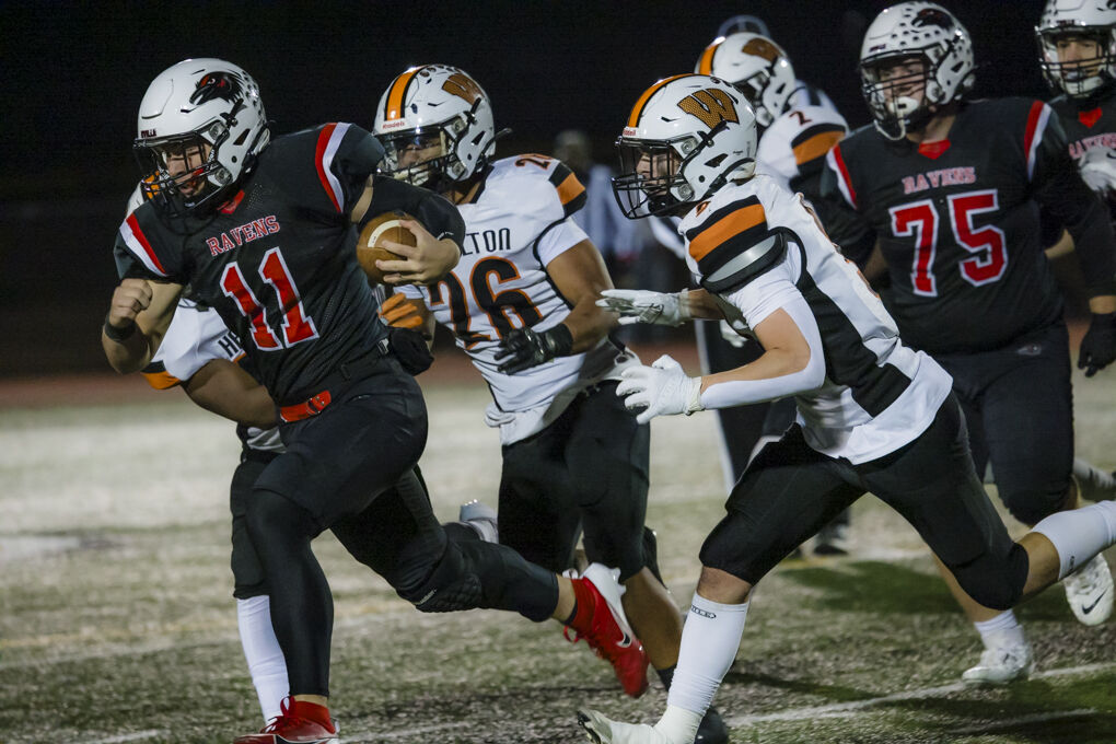 Robbinsville vs Hamilton West Football -22.jpg