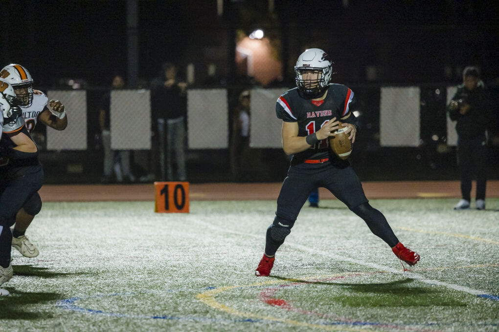 Robbinsville vs Hamilton West Football -29.jpg