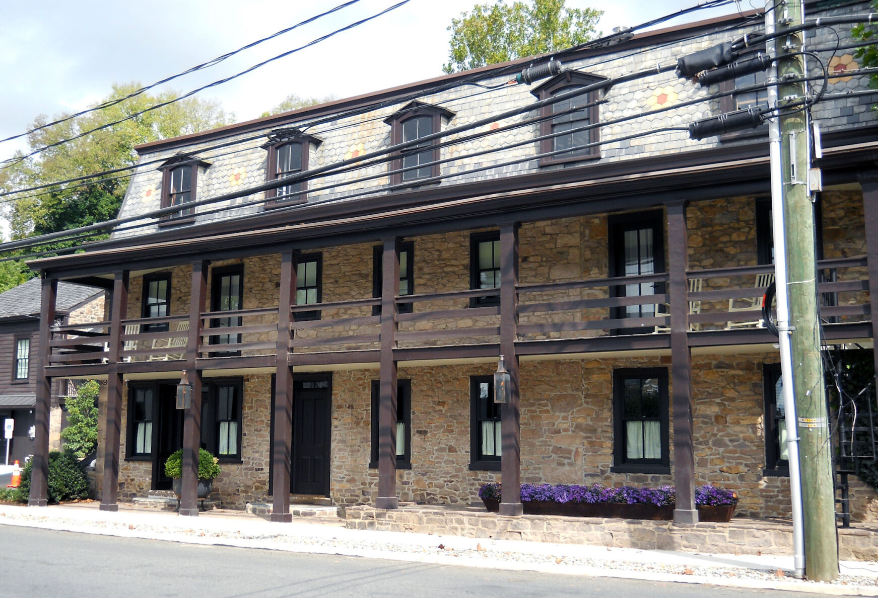 Stockton_Inn_Exterior.jpg