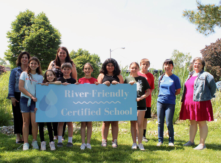 Alexander Elementary School wins School Leader Award for Eco-Friendly Rain Garden