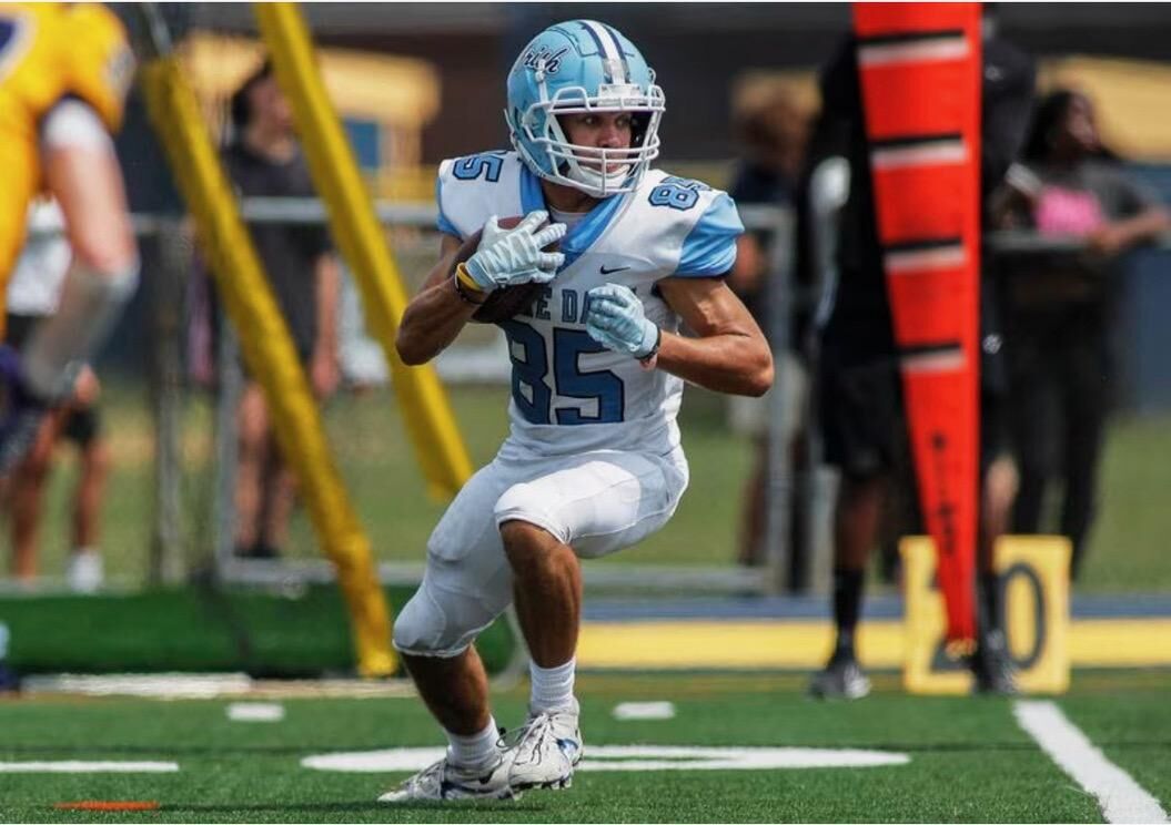 Wyatt Moore in action.jpg