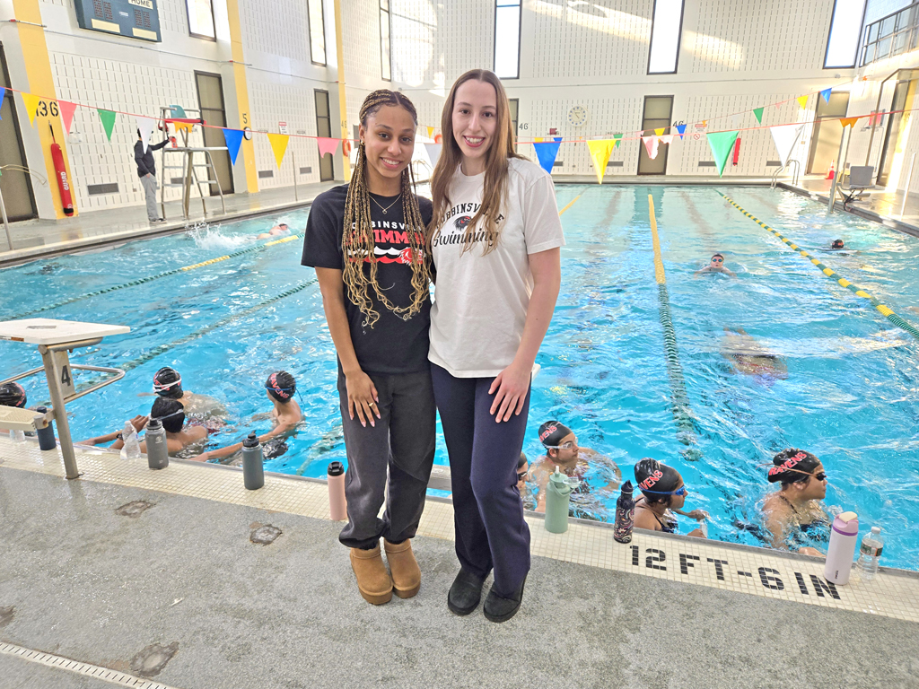 Ariel Bernard (left) and Emily Volchansky