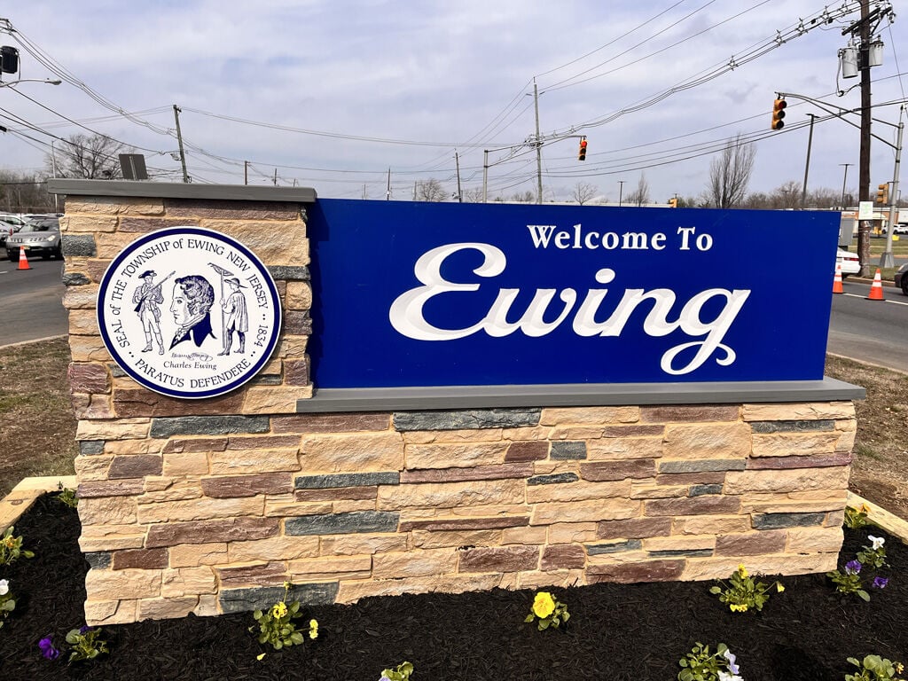 Welcome to Ewing sign