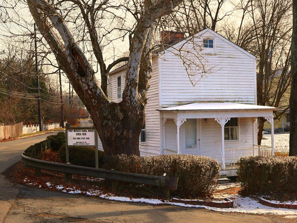 Port Mercer Canal House
