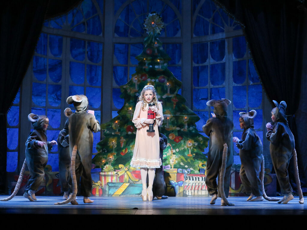 PBS Students featuring Nia Nicozisis. Photo by Megan Teat Photography.jpg