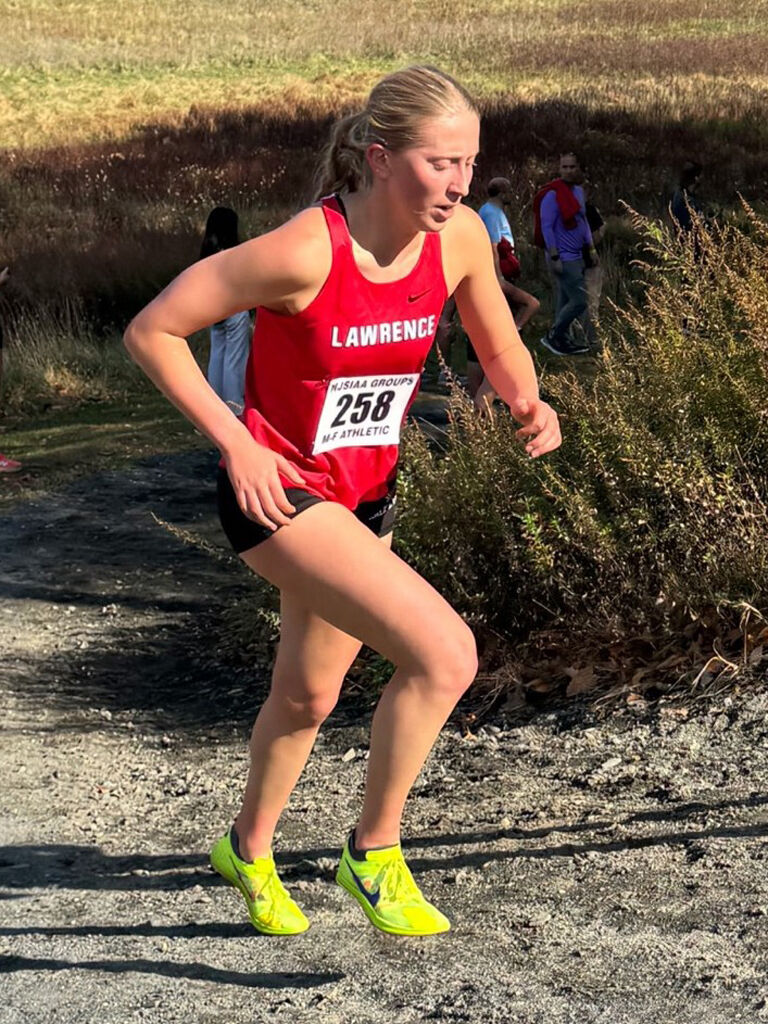 Izzy Meth running at Group III meet at Holmdel Park. Photo by Connor Donnelly.jpg