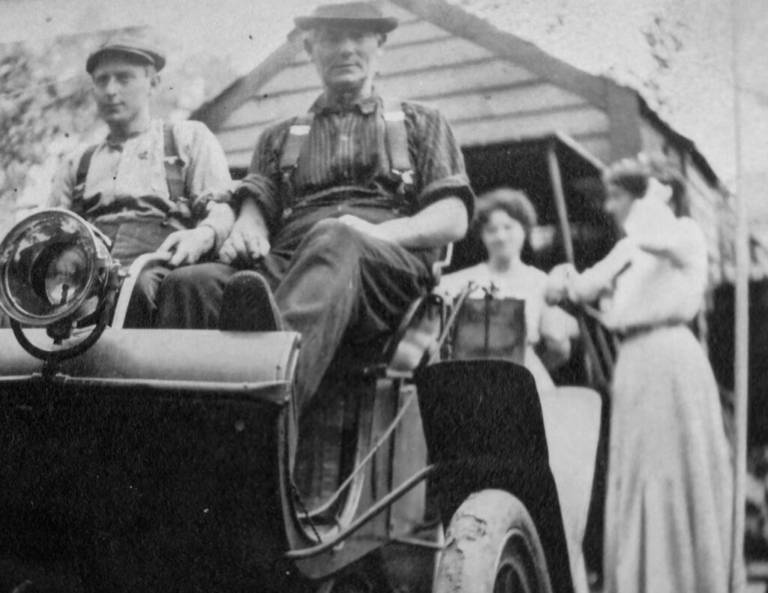 Bordentown History: Wishing you a Merry Christmas-Go-Round