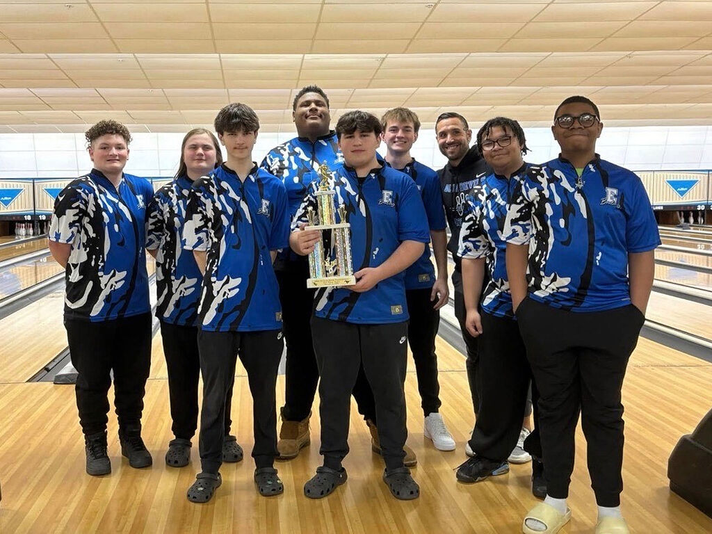 Ewing boys bowling (2).jpg