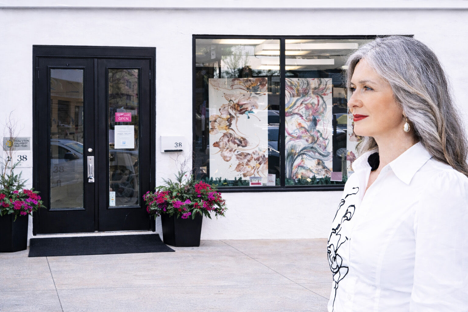 Adriana Groza Art Gallery.jpg